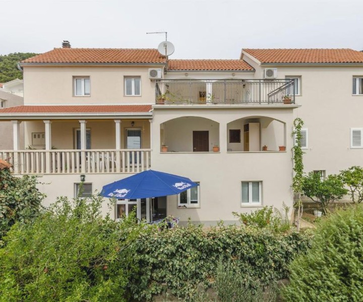 Apartments Karlo