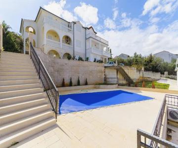 Apartments Krusica