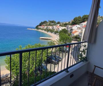 Beachfront Comfort Apartments Sinajko