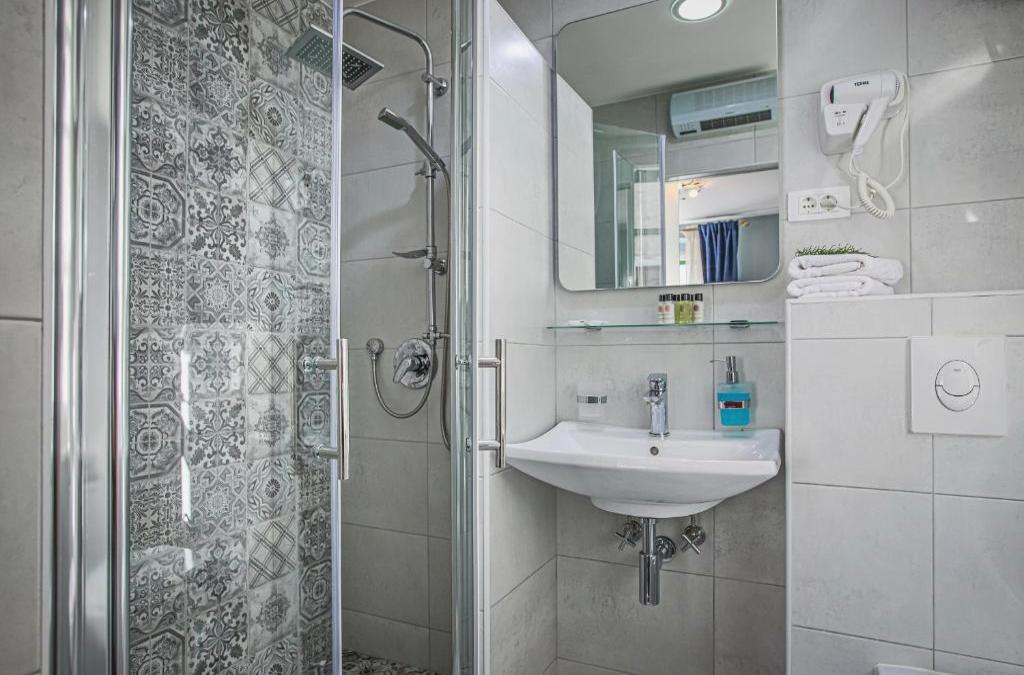 Theatre luxury rooms