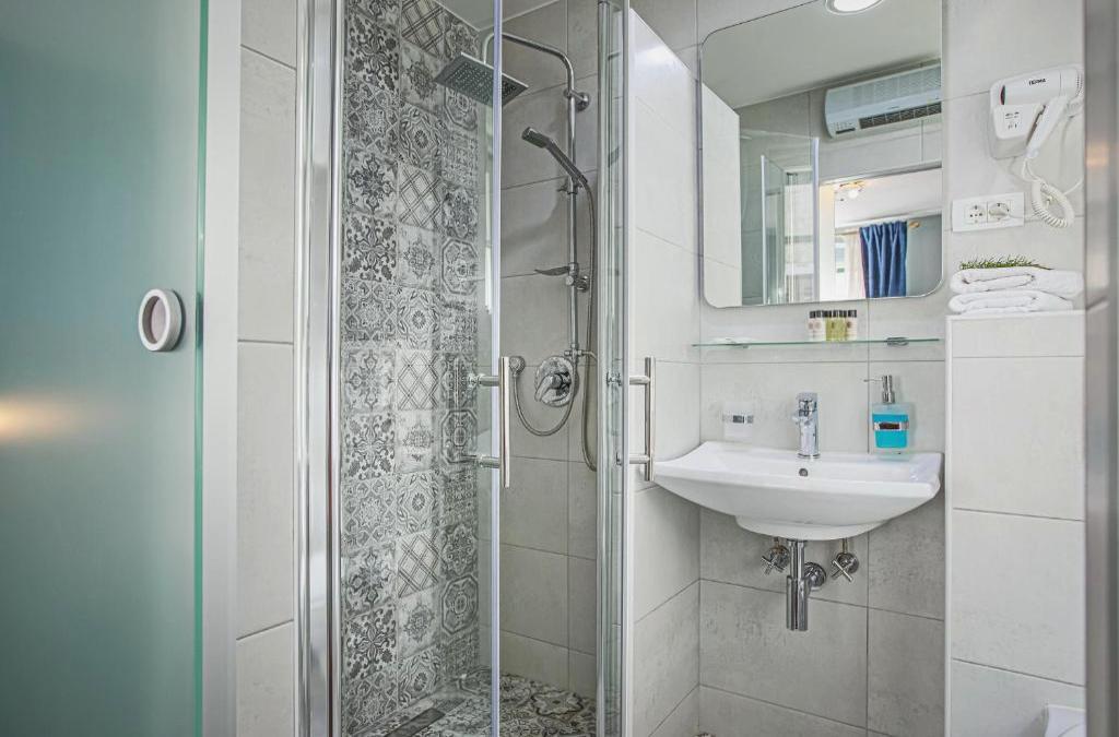 Theatre luxury rooms
