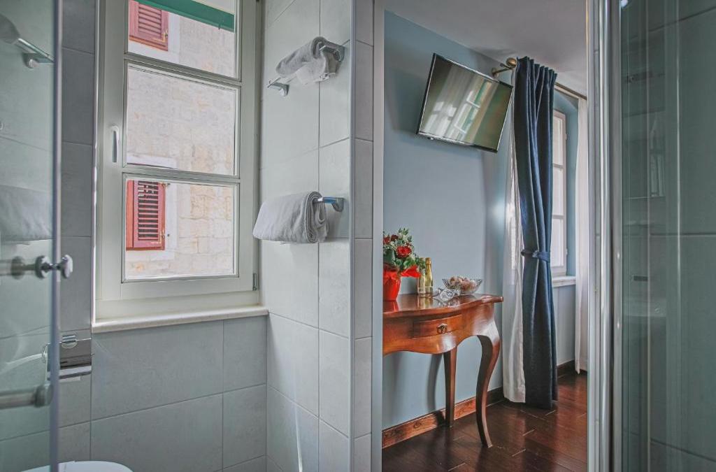 Theatre luxury rooms