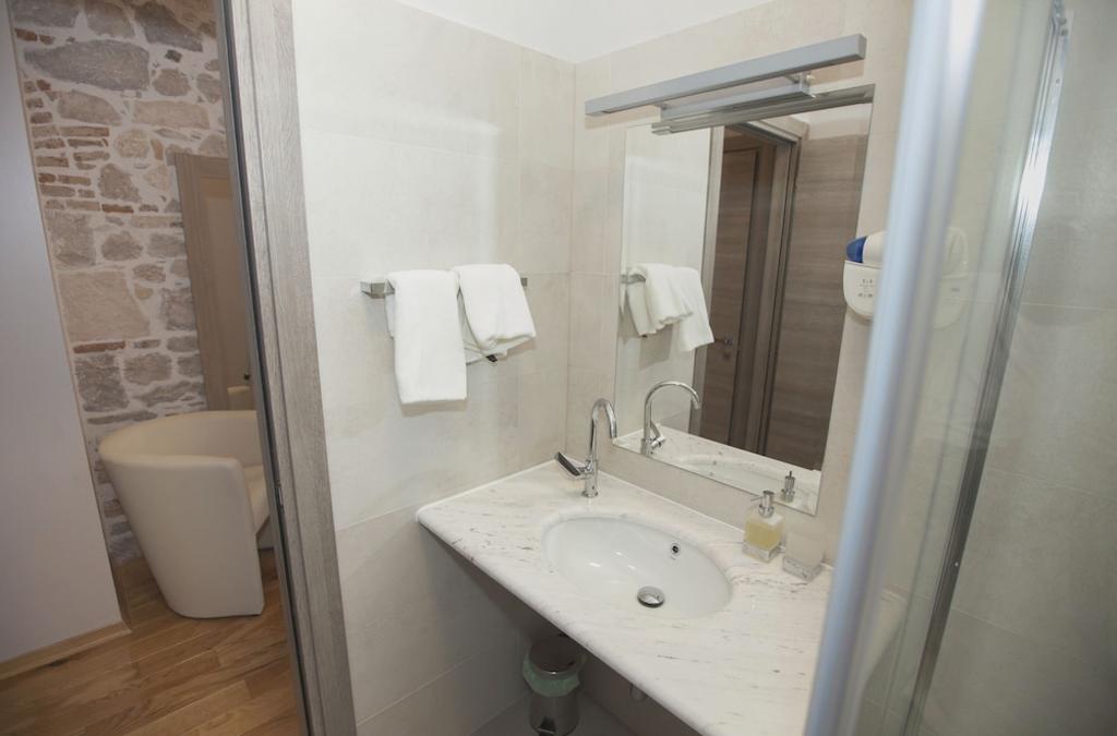Tifani Luxury Rooms