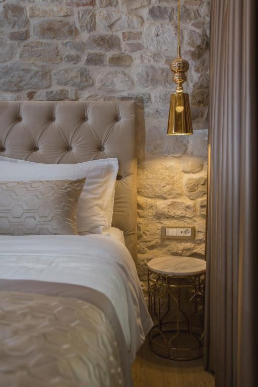 Le Premier Luxury Rooms - Exclusive Self Serviced Residence