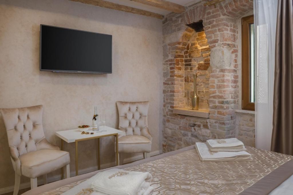 Le Premier Luxury Rooms - Exclusive Self Serviced Residence
