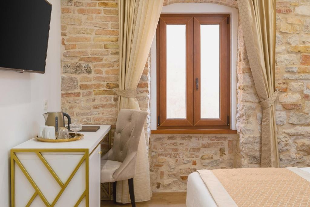 Le Premier Luxury Rooms - Exclusive Self Serviced Residence
