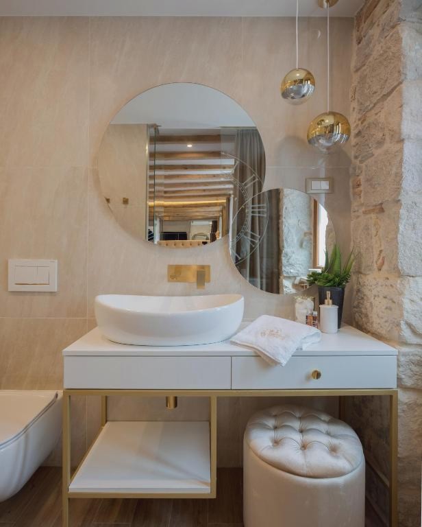 Le Premier Luxury Rooms - Exclusive Self Serviced Residence