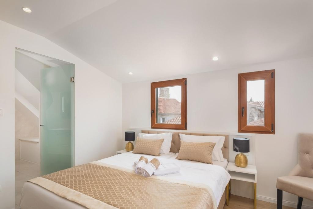 Le Premier Luxury Rooms - Exclusive Self Serviced Residence