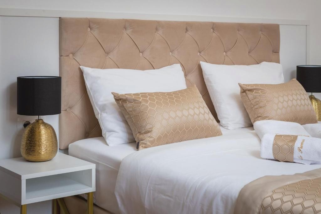 Le Premier Luxury Rooms - Exclusive Self Serviced Residence