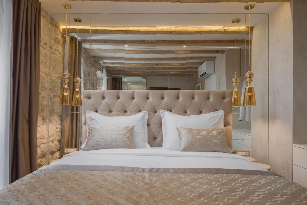 Le Premier Luxury Rooms - Exclusive Self Serviced Residence
