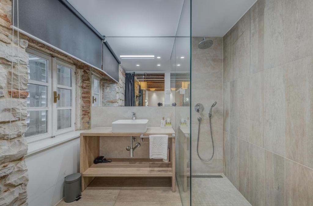 The Code Luxury Rooms