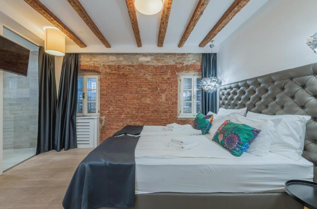 The Code Luxury Rooms