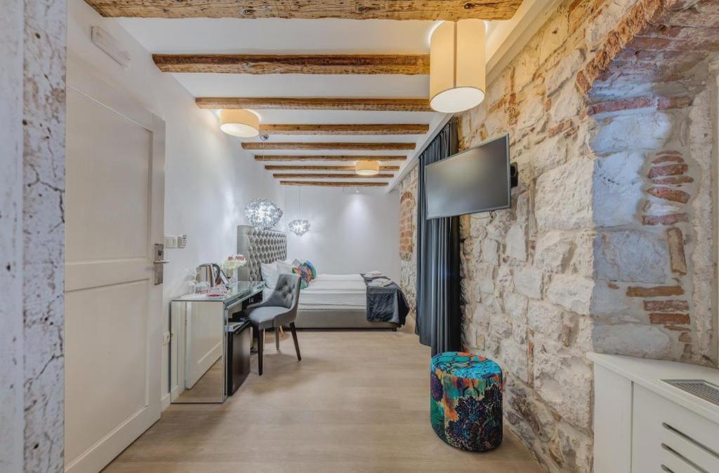 The Code Luxury Rooms