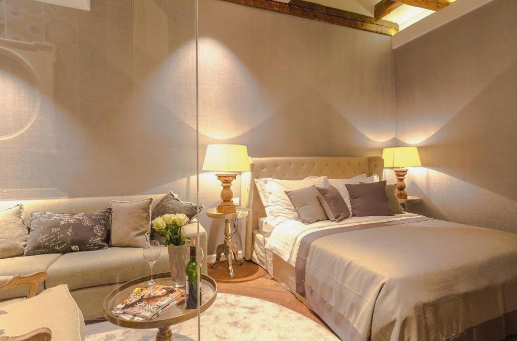 Procurator 7 Luxury Rooms