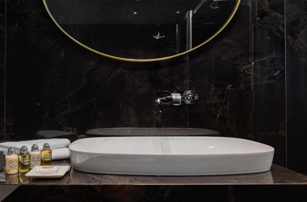 Five Elements Luxury Rooms