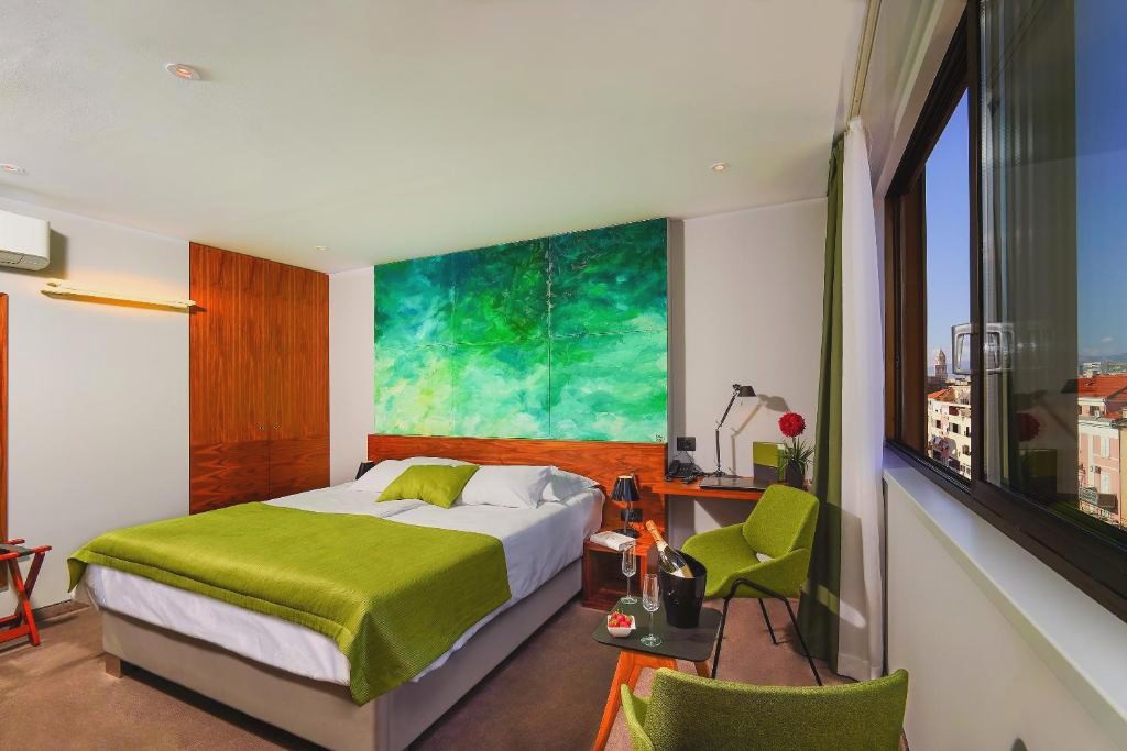 Horizon Luxury Suites & Design Rooms