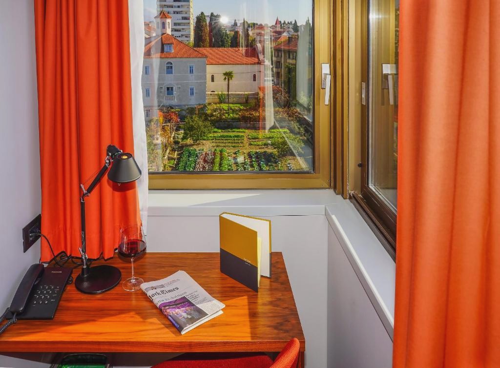 Horizon Luxury Suites & Design Rooms