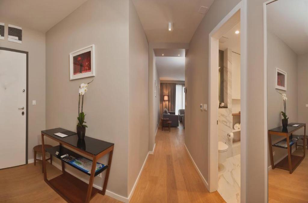 Residence by Vestibul Palace