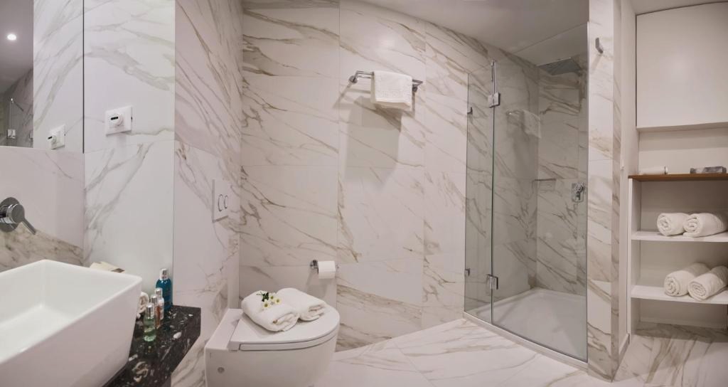 Residence by Vestibul Palace