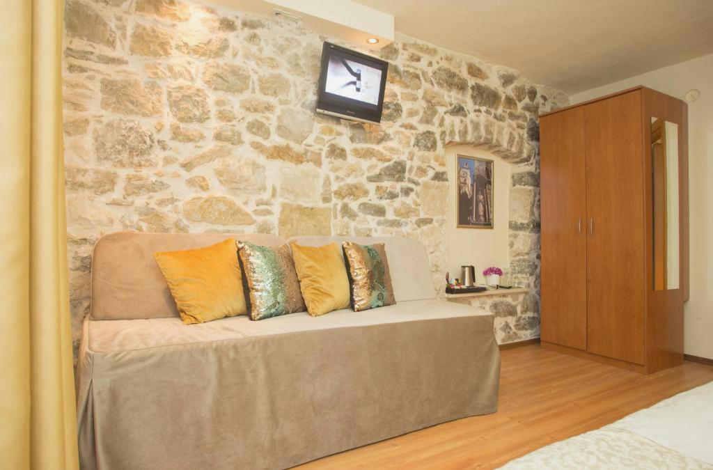 Authentic Luxury Rooms
