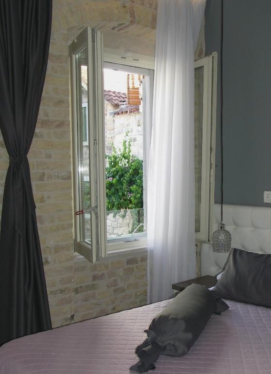 Aspalathos Residence