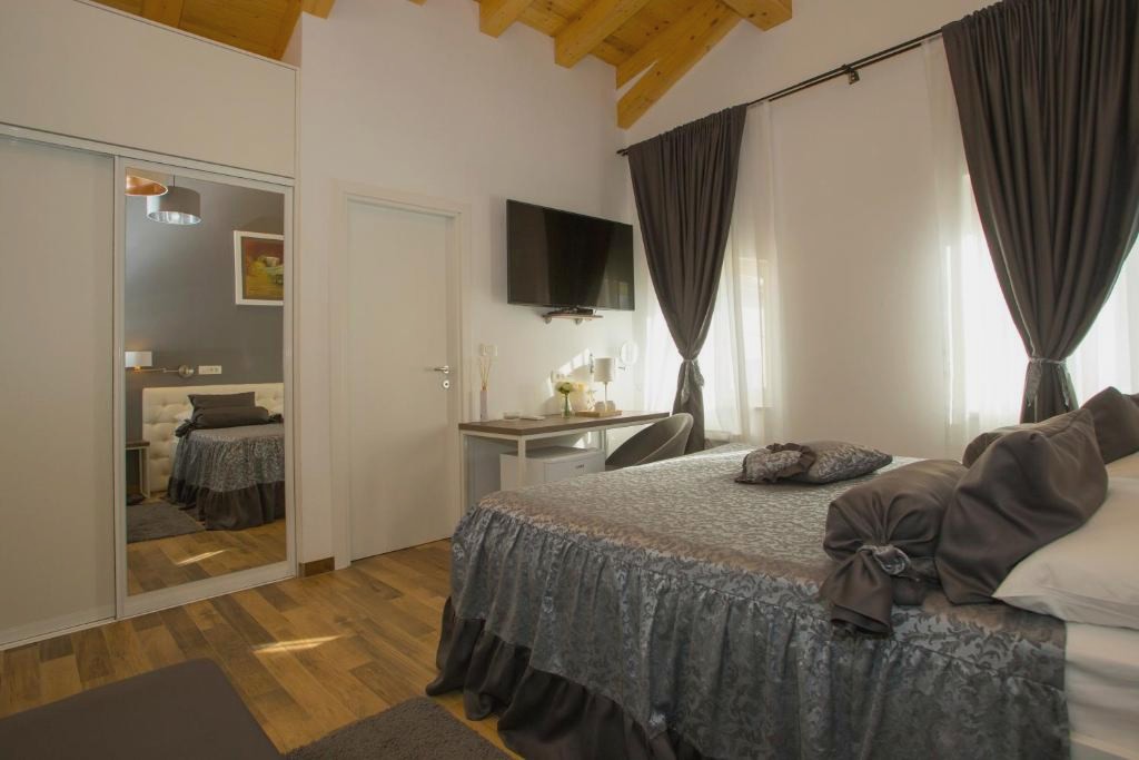 Aspalathos Residence