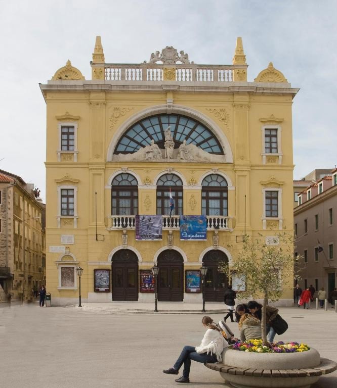 Aspalathos Residence