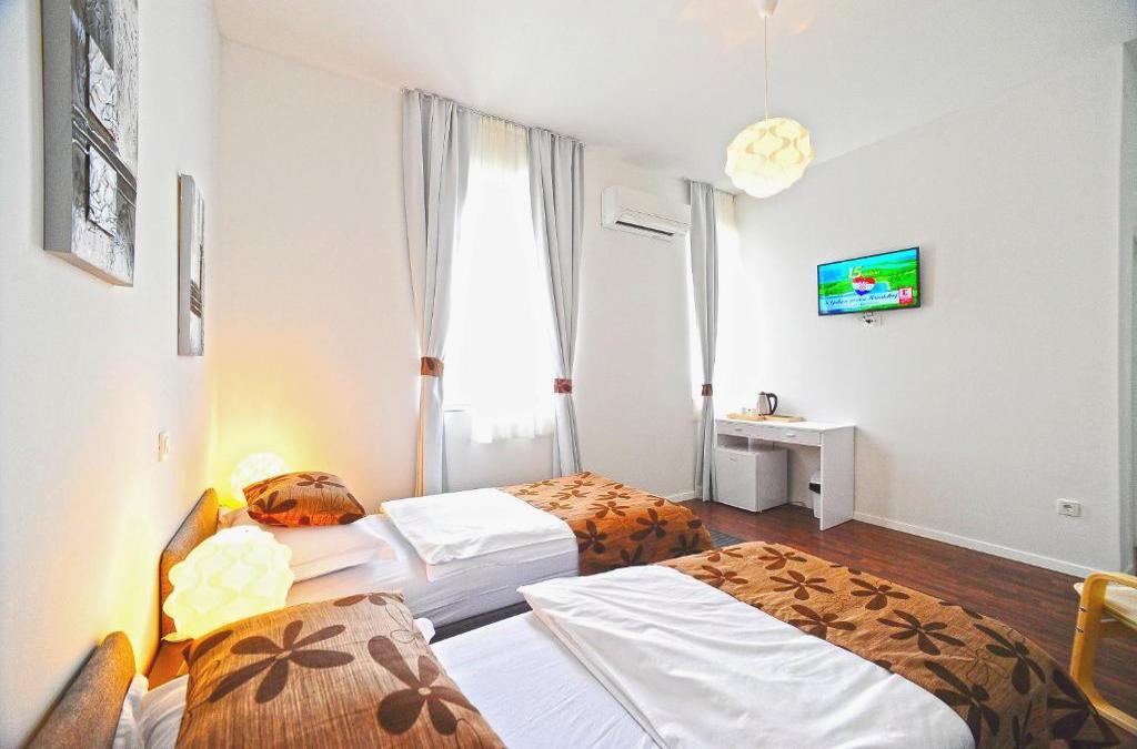 Valenti rooms