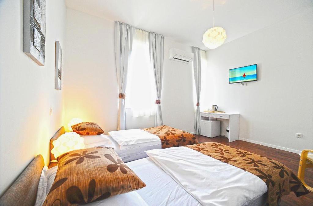 Valenti rooms
