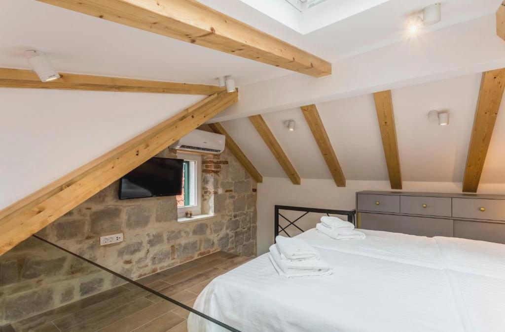 Miara Luxury Rooms