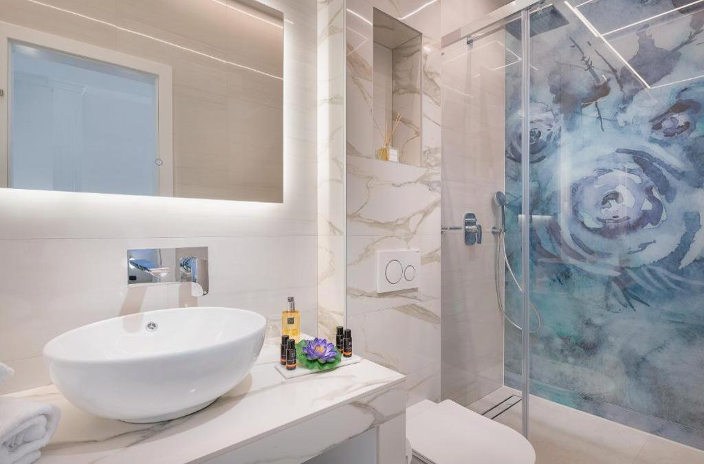 Flos Luxury Rooms