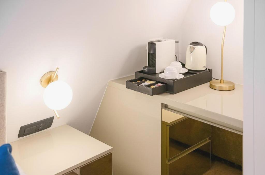 Flos Luxury Rooms
