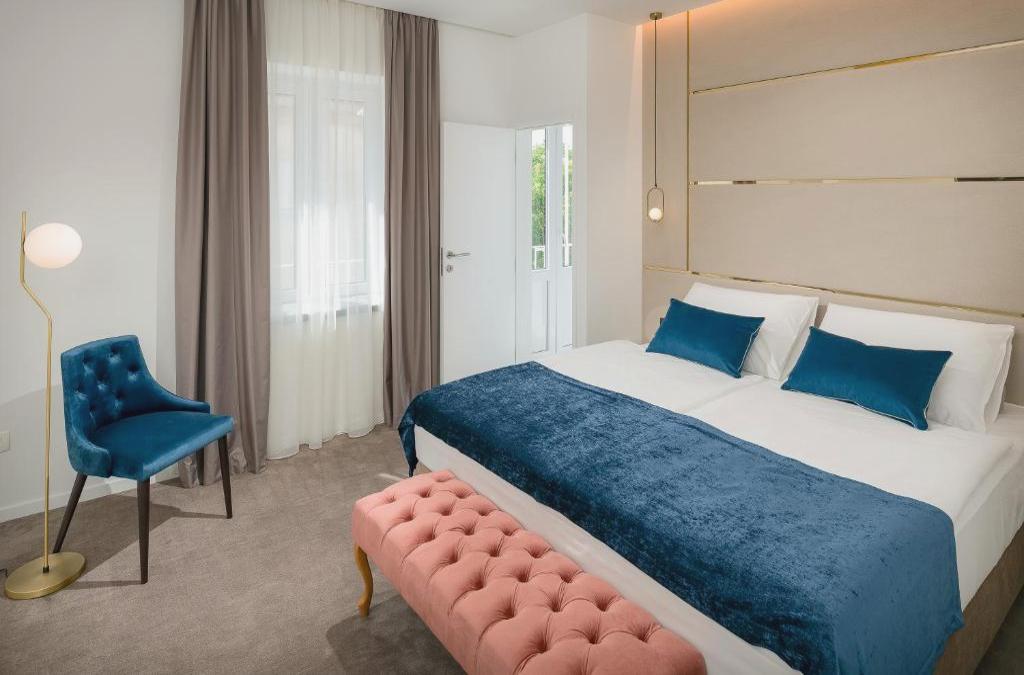 Flos Luxury Rooms