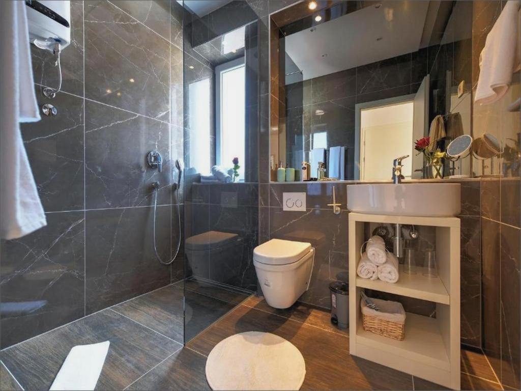 Via Porto Rooms