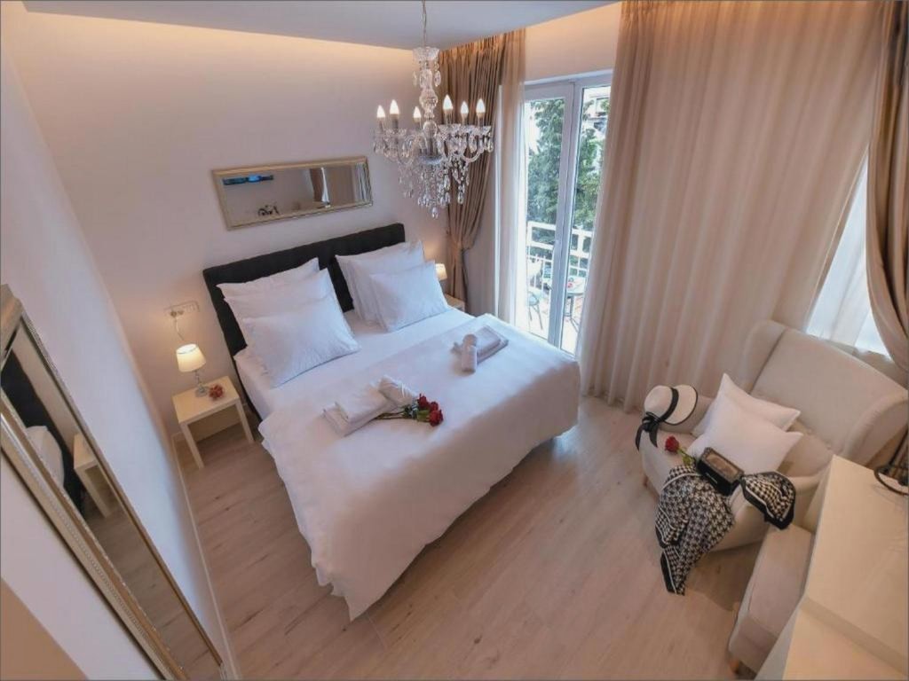 Via Porto Rooms