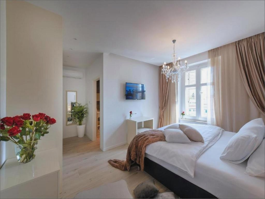 Via Porto Rooms