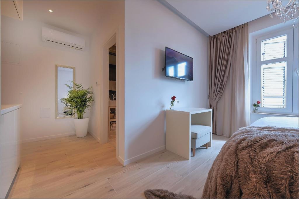 Via Porto Rooms