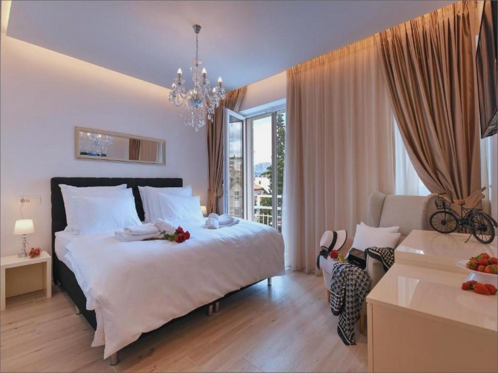 Via Porto Rooms