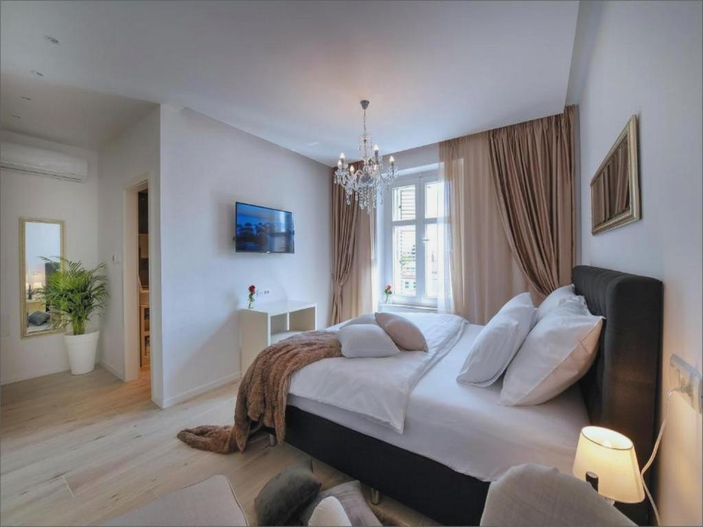 Via Porto Rooms