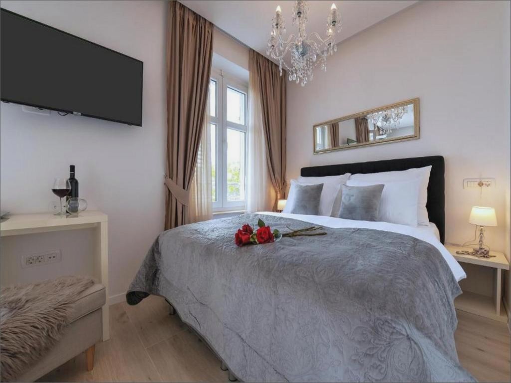 Via Porto Rooms