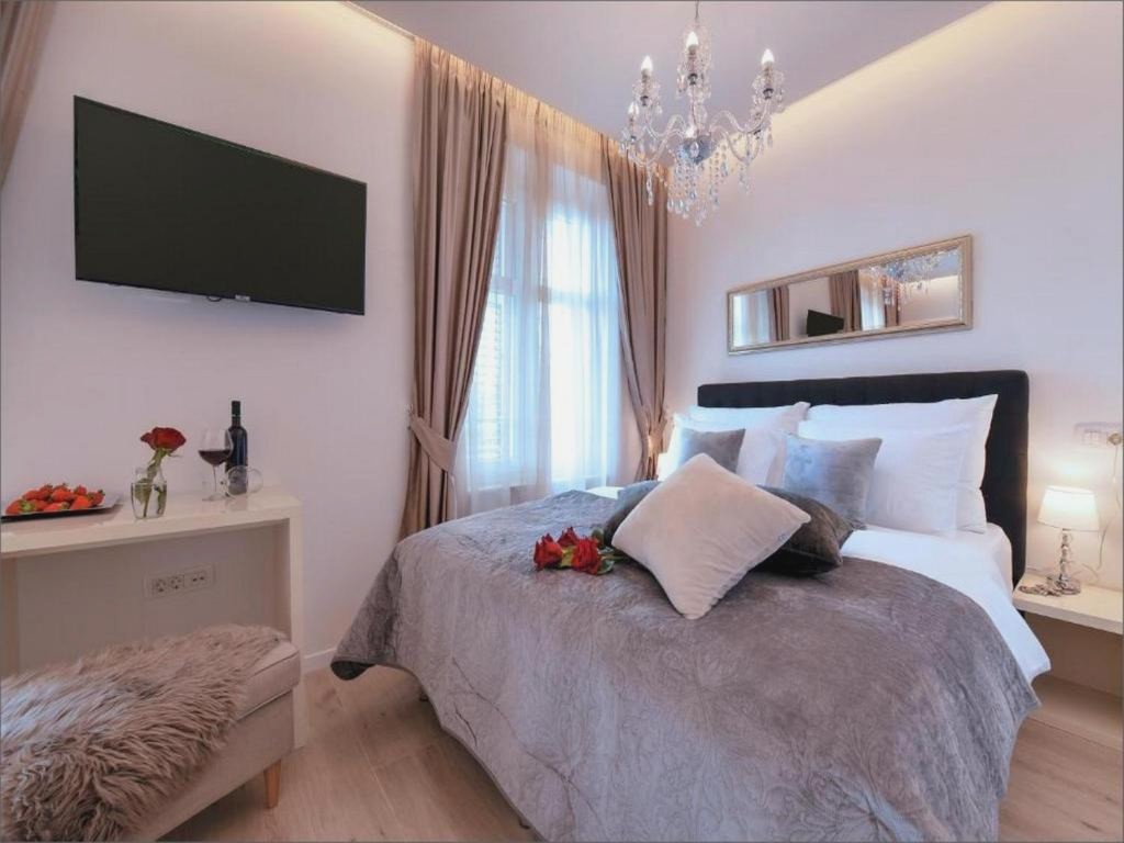Via Porto Rooms