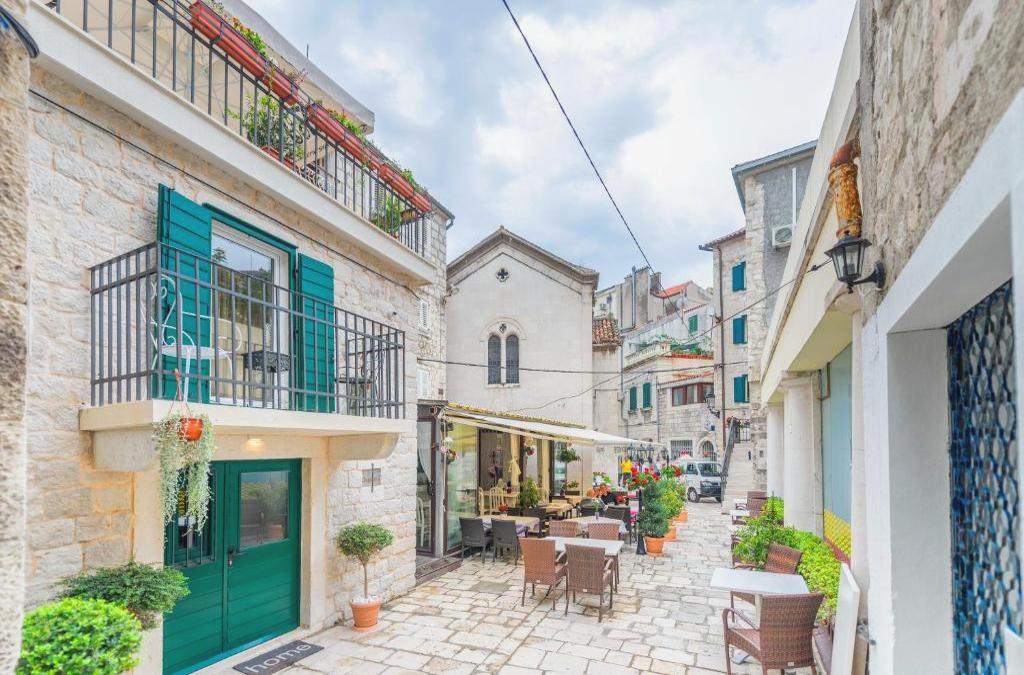 Apartments & Rooms Dujam