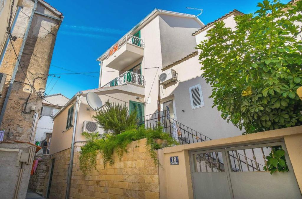 Split Allure Apartments