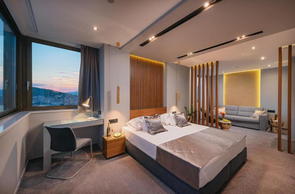 Royal Suites-Sky