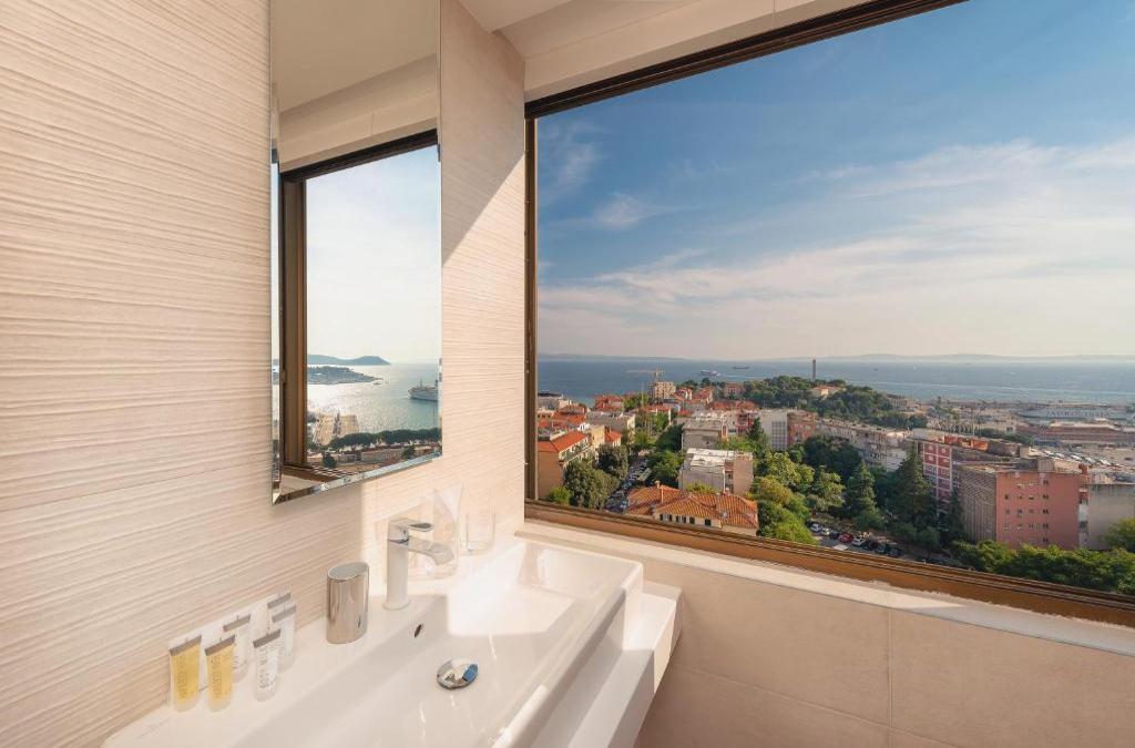 Royal Suites-Sky