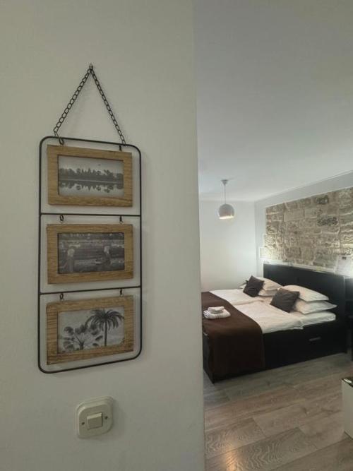 Julije Rooms