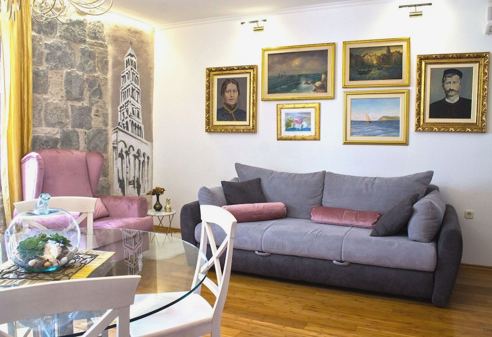 Split Theatre Apartments