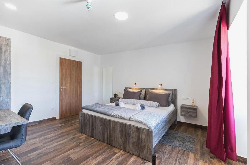 Apinelo Port Rooms