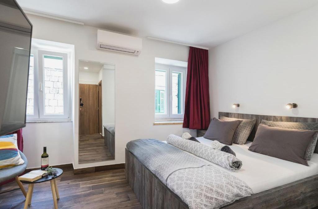 Apinelo Port Rooms
