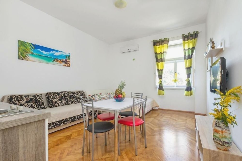 Central Jardin Guesthouse
